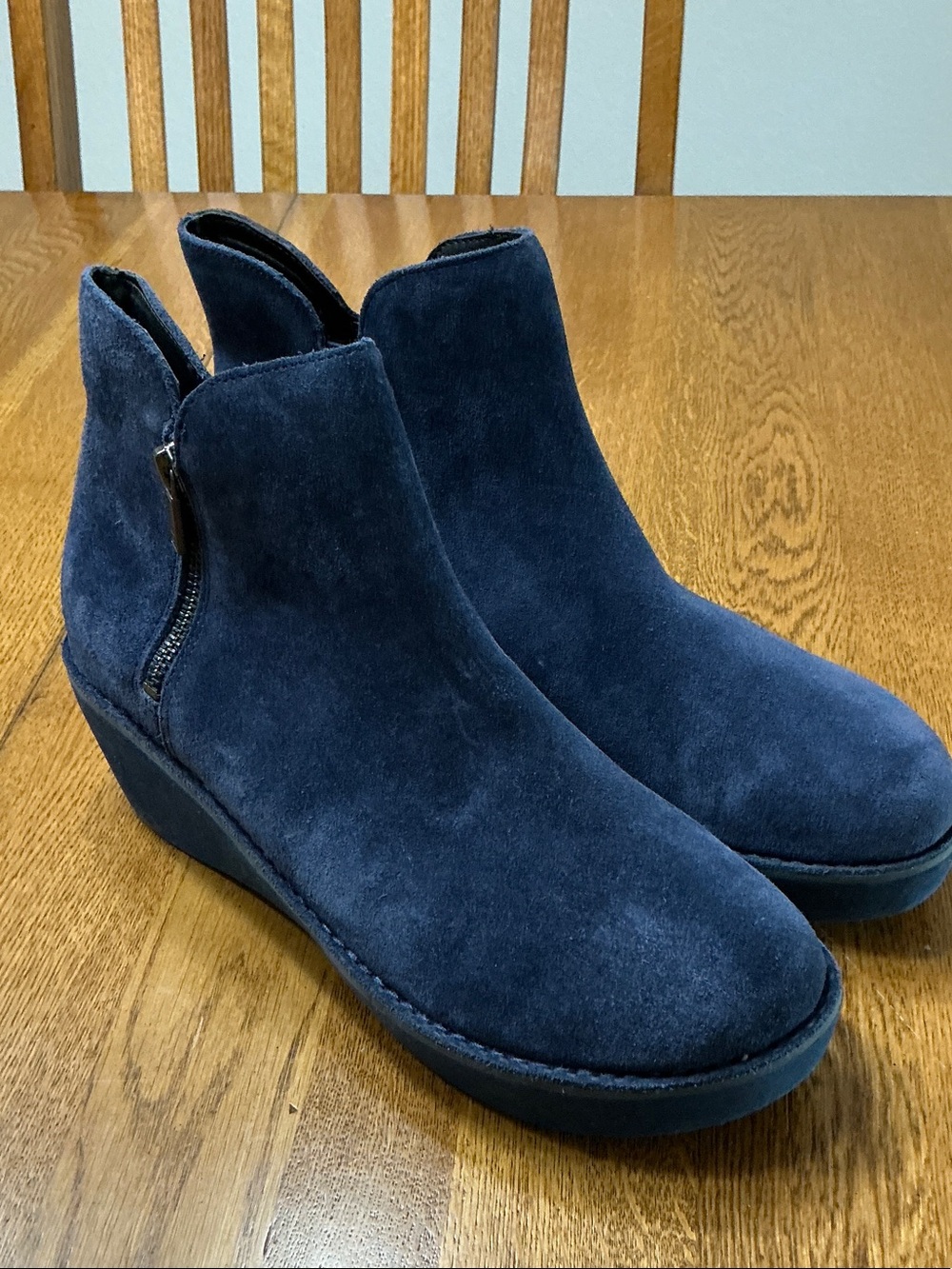 Woman’s Kenneth Cole Reaction blue suede bootie. Size 8.5. Outside zip. Like new